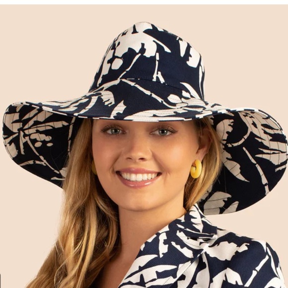 Trina Turk-COCONUT TREES SHADE HAT-Posable Brim-in Cherry Tomato-NWT-OS - Picture 9 of 9